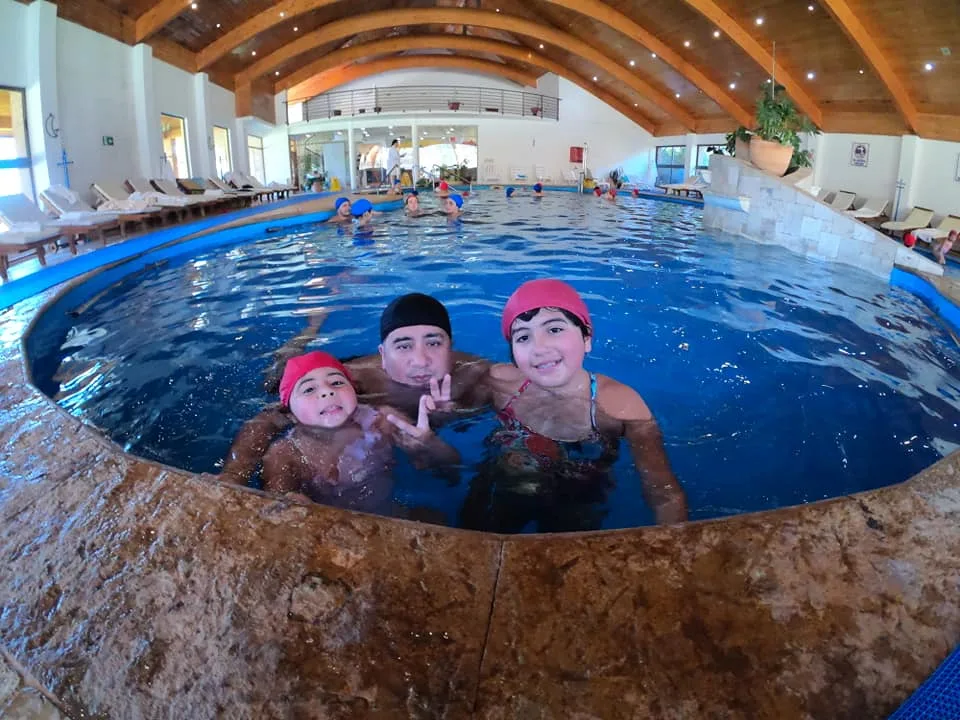 Piscina de aguas termales en Termas de Catillo